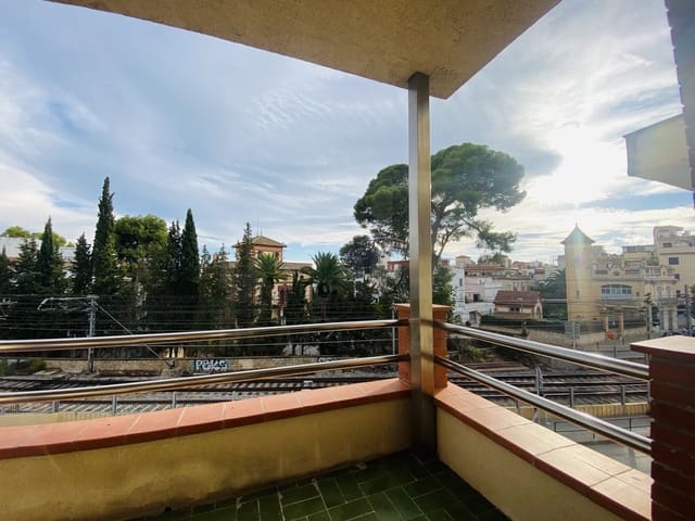 2 slaapkamer Appartement te huur in Barcelona stad - € 1.000 (Ref: 9987950)