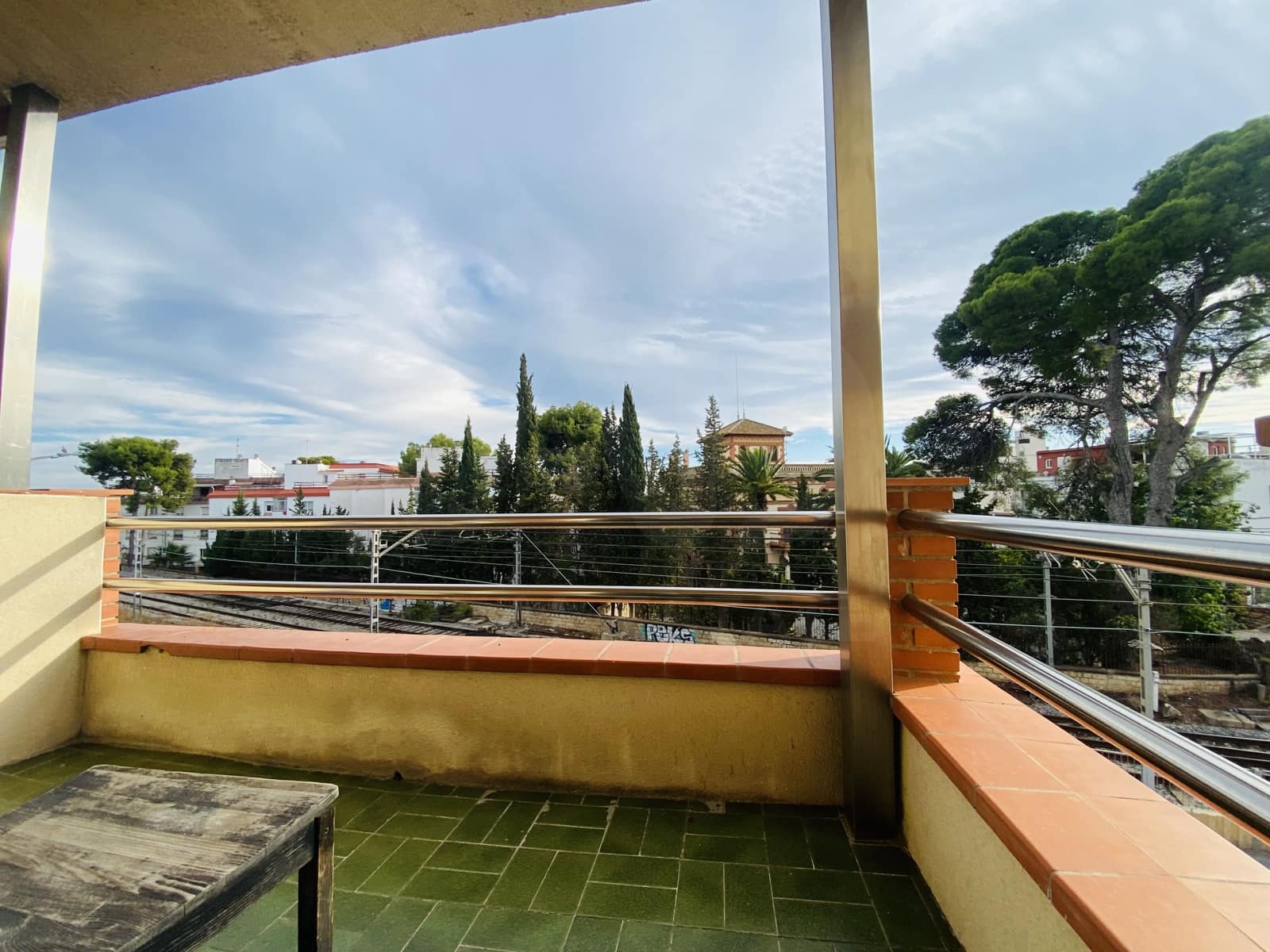 Apartamento de 2 habitaciones en Barcelona ciudad en alquiler - 1.000 € (Ref: 9987950)
