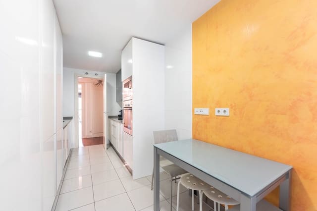 2 bedroom Apartment for rent in Madrid city with pool garage - € 2,200 (Ref: 9987951)