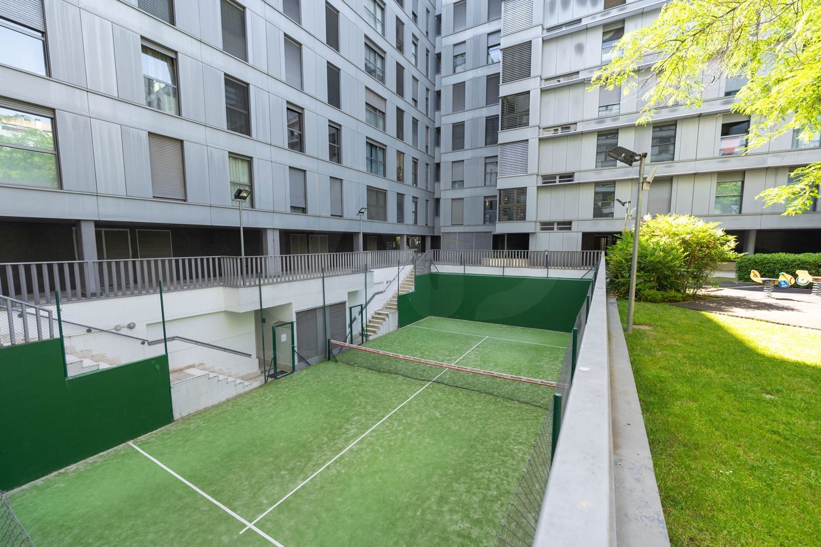 2 bedroom Apartment for rent in Madrid city with pool garage - € 2,200 (Ref: 9987951)