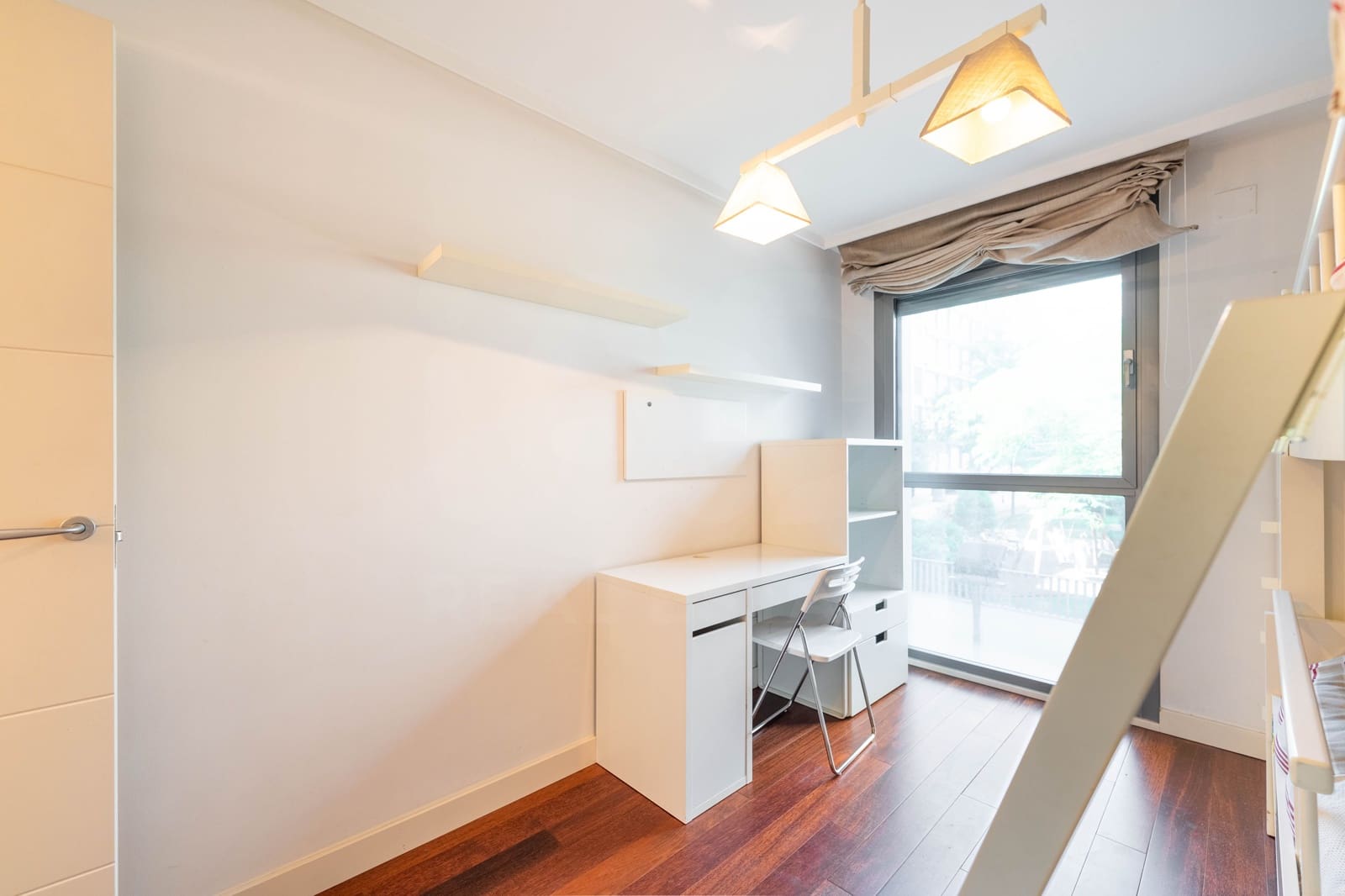 2 bedroom Apartment for rent in Madrid city with pool garage - € 2,200 (Ref: 9987951)
