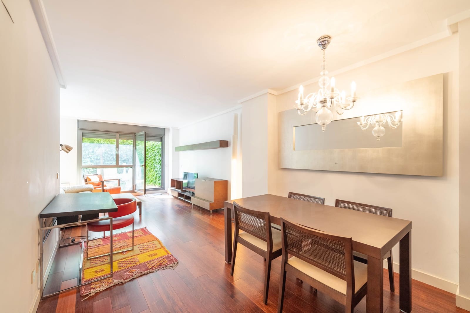 2 bedroom Apartment for rent in Madrid city with pool garage - € 2,200 (Ref: 9987951)