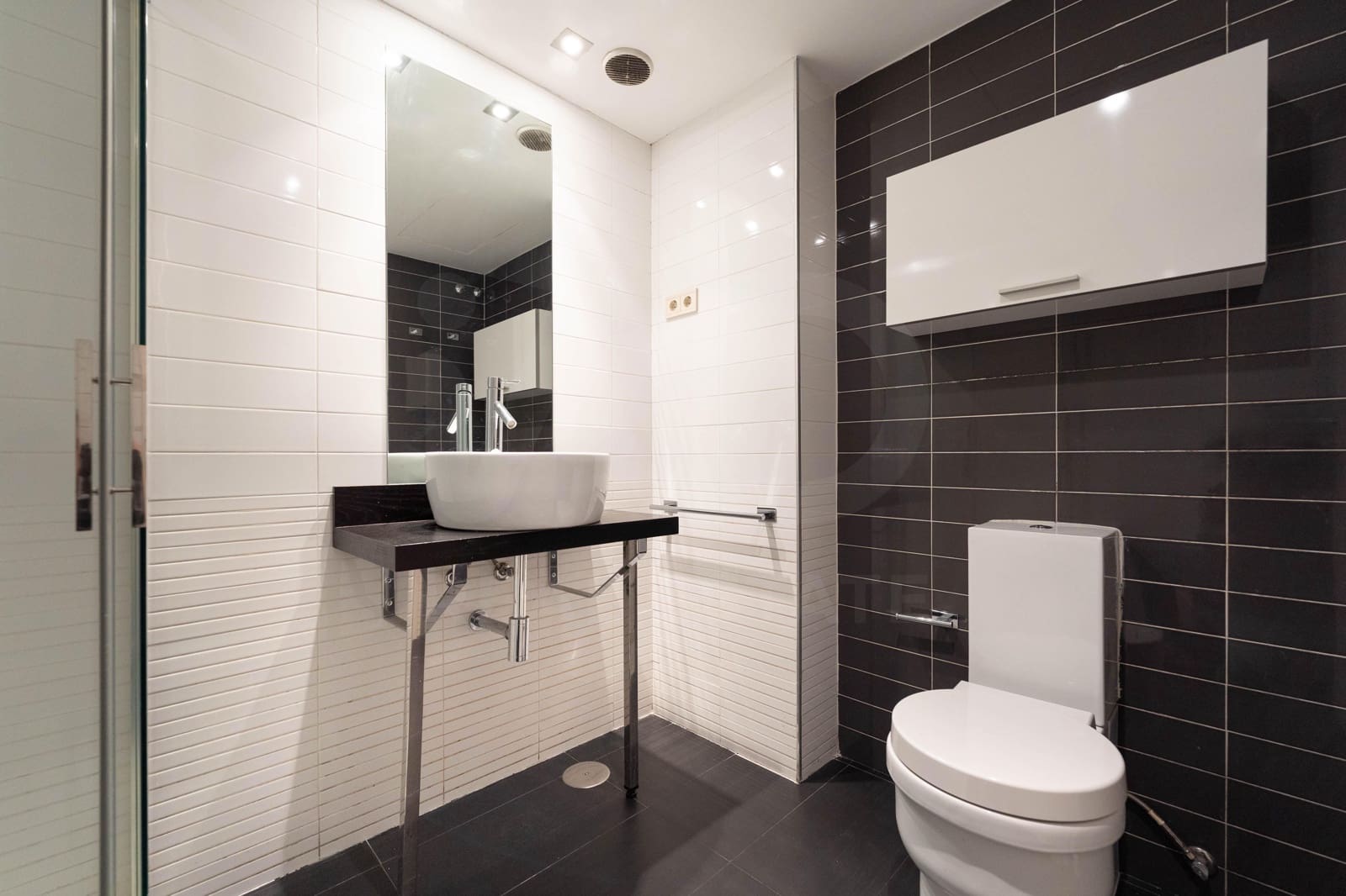 2 bedroom Apartment for rent in Madrid city with pool garage - € 2,200 (Ref: 9987951)