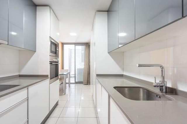 2 bedroom Apartment for rent in Madrid city with pool garage - € 2,200 (Ref: 9987951)