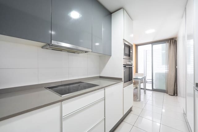 2 bedroom Apartment for rent in Madrid city with pool garage - € 2,200 (Ref: 9987951)