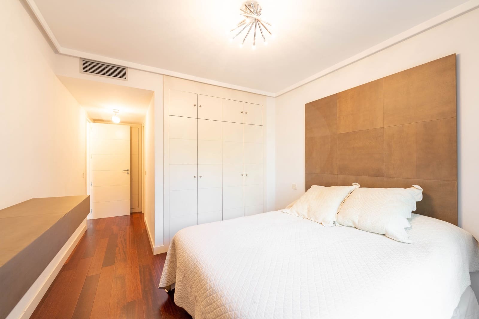 2 bedroom Apartment for rent in Madrid city with pool garage - € 2,200 (Ref: 9987951)