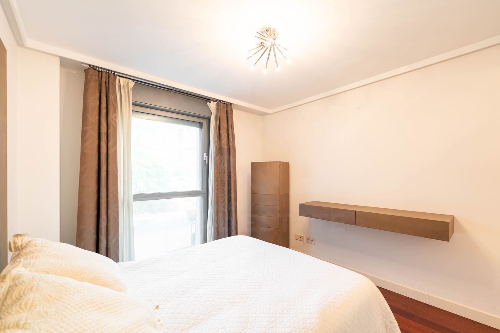 2 bedroom Apartment for rent in Madrid city with pool garage - € 2,200 (Ref: 9987951)