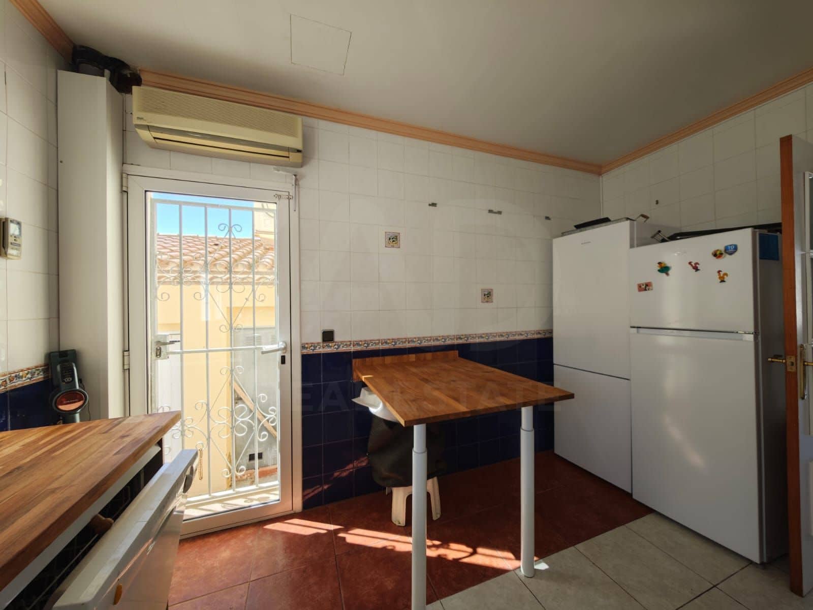 5 soverom Hus til salgs i Tarragona by med svømmebasseng garasje - € 420 000 (Ref: 9987952)