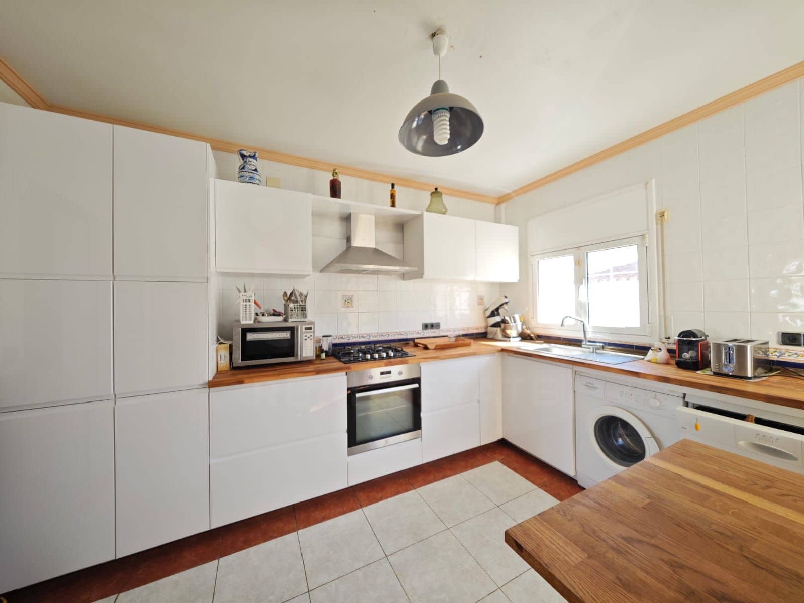5 soverom Hus til salgs i Tarragona by med svømmebasseng garasje - € 420 000 (Ref: 9987952)