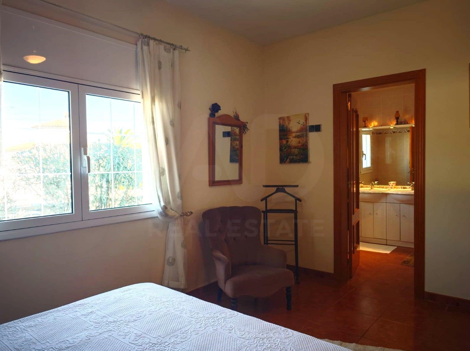 5 soverom Hus til salgs i Tarragona by med svømmebasseng garasje - € 420 000 (Ref: 9987952)