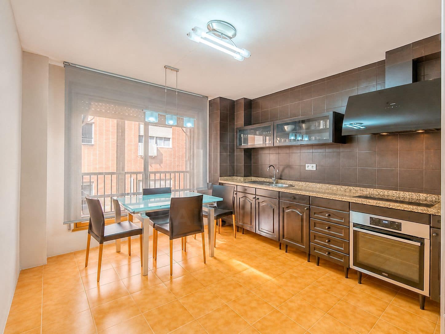 4 Zimmer Apartment zu verkaufen in Alicante / Alacant Stadt - 300.000 € (Ref: 9987955)