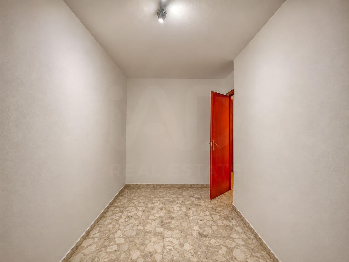 4 Zimmer Apartment zu verkaufen in Alicante / Alacant Stadt - 300.000 € (Ref: 9987955)