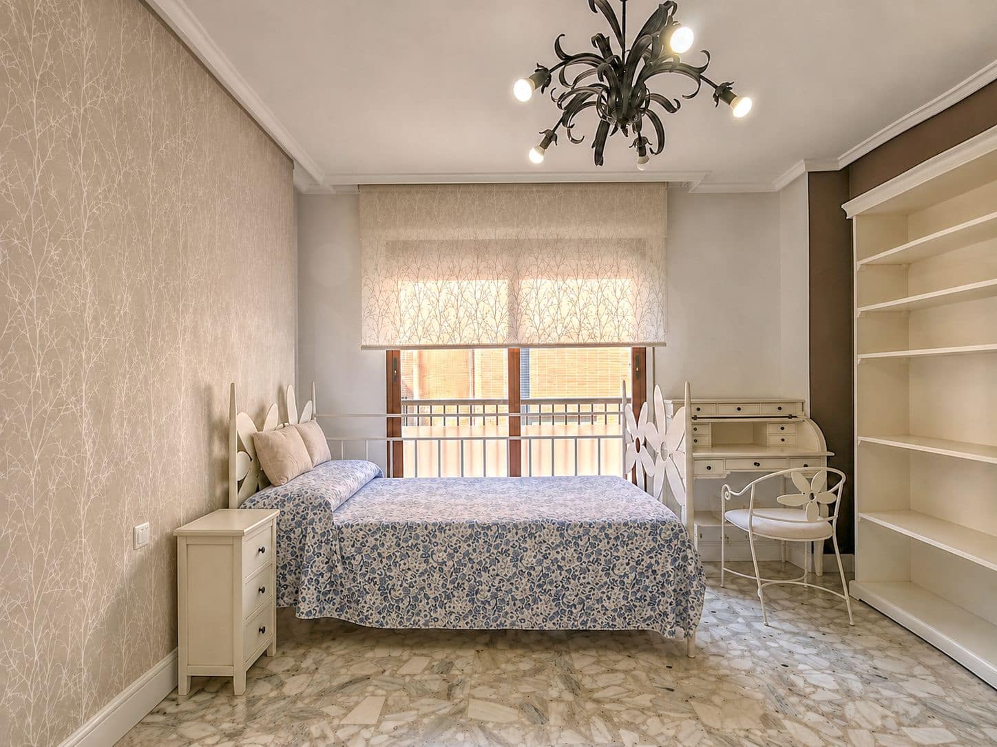 4 Zimmer Apartment zu verkaufen in Alicante / Alacant Stadt - 300.000 € (Ref: 9987955)