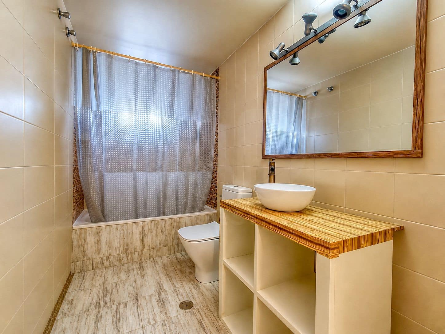 4 Zimmer Apartment zu verkaufen in Alicante / Alacant Stadt - 300.000 € (Ref: 9987955)