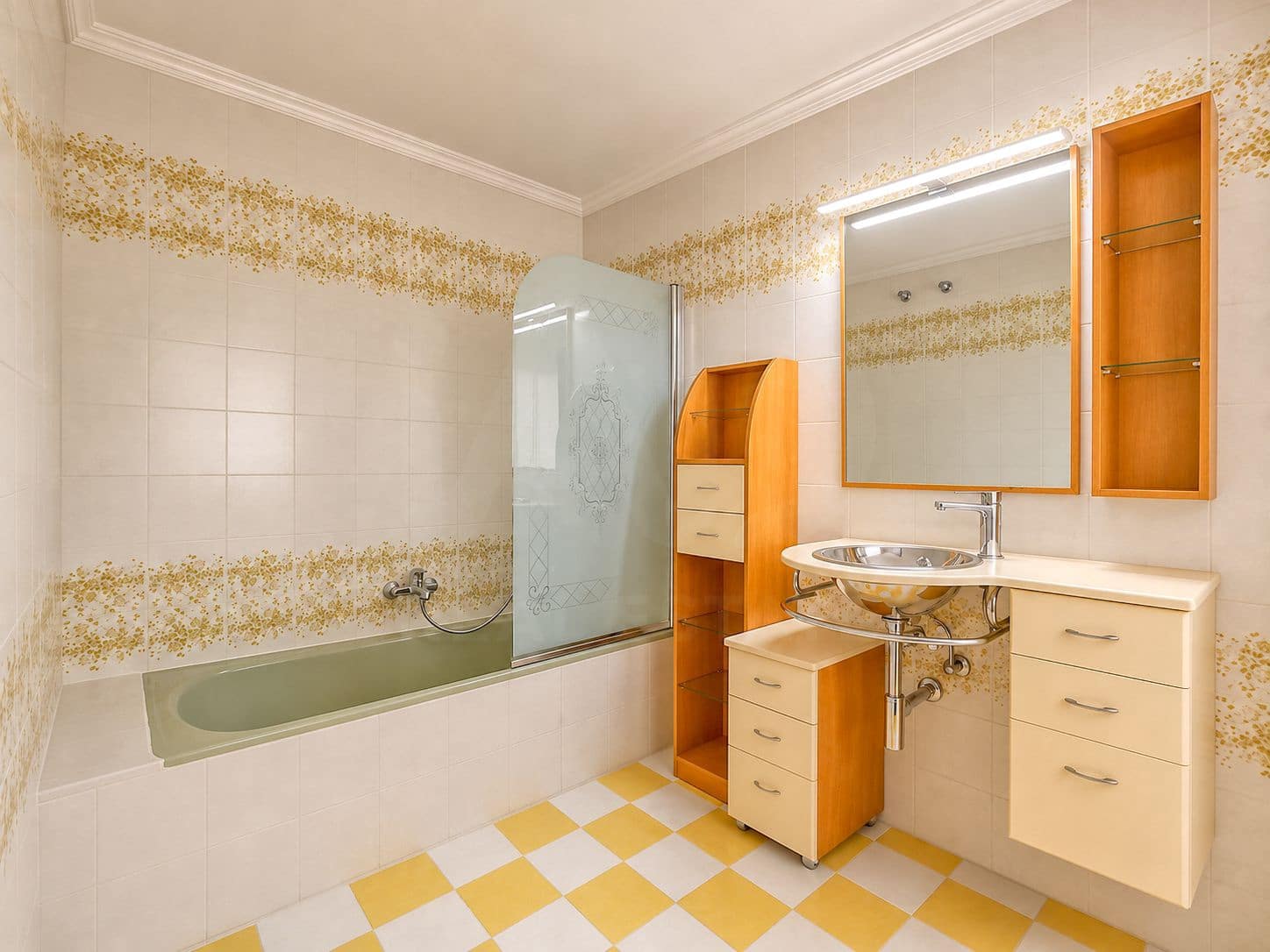 4 Zimmer Apartment zu verkaufen in Alicante / Alacant Stadt - 300.000 € (Ref: 9987955)