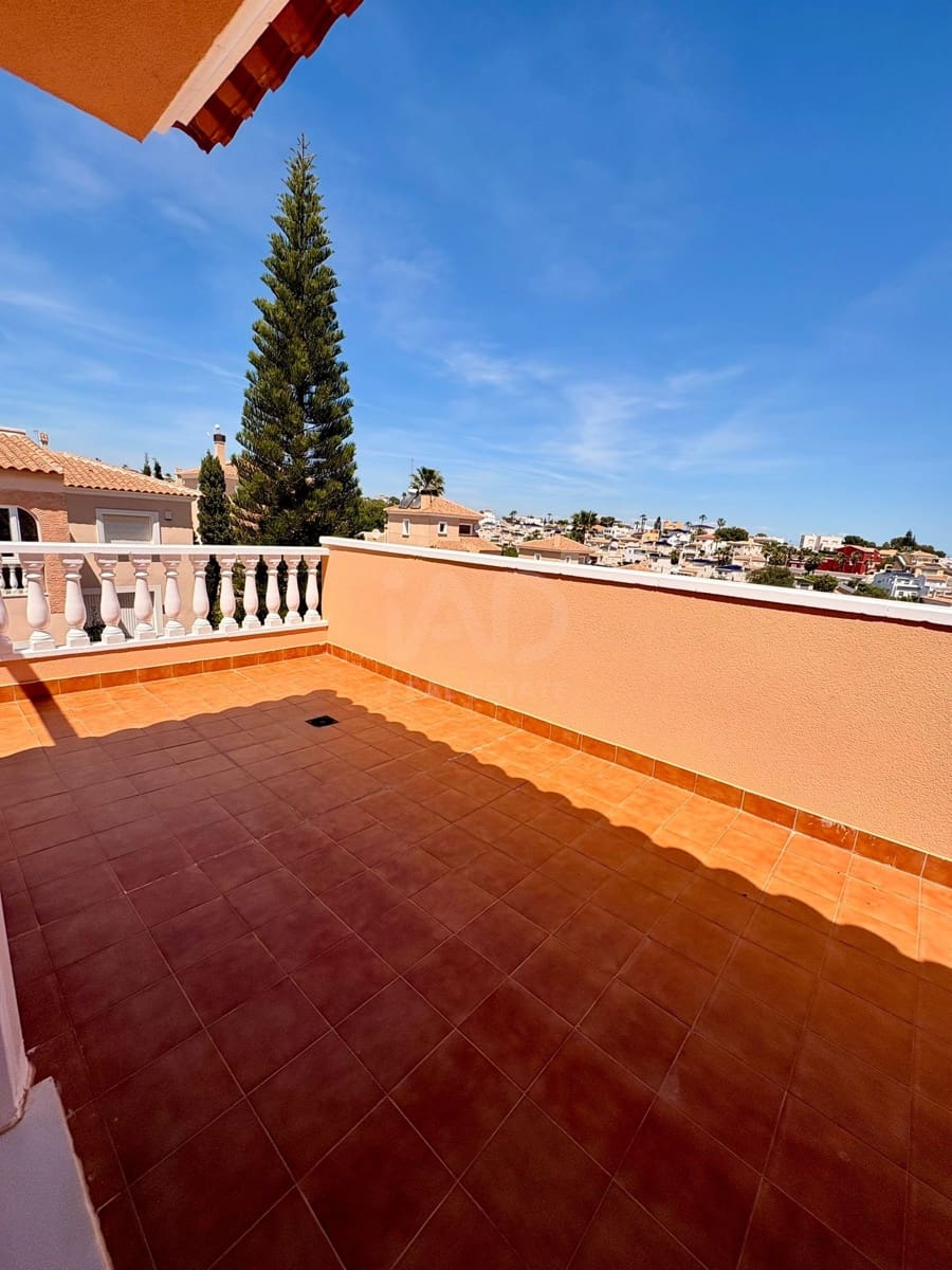 5 sovrum Hus till salu i San Miguel de Salinas med pool - 385 000 € (Ref: 9987956)