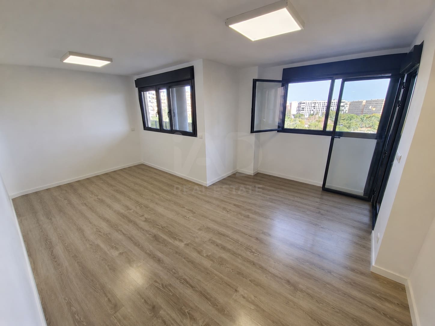 3 soverom Leilighet til salgs i Alicante by med svømmebasseng garasje - € 395 000 (Ref: 9987957)