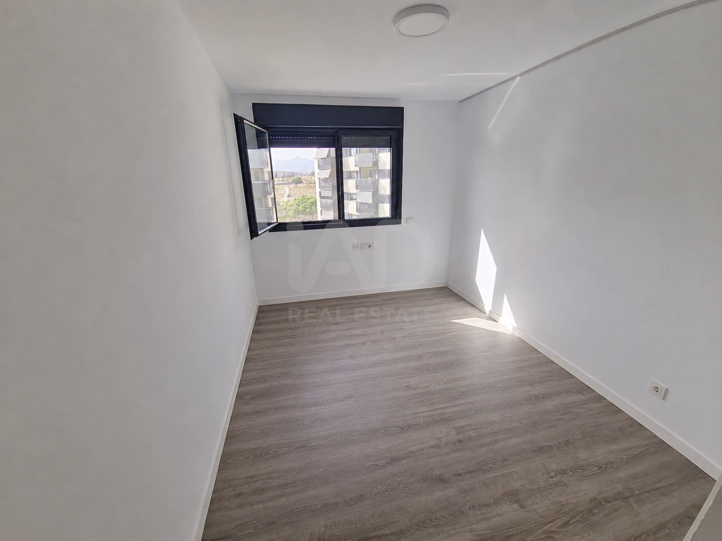 3 soverom Leilighet til salgs i Alicante by med svømmebasseng garasje - € 395 000 (Ref: 9987957)