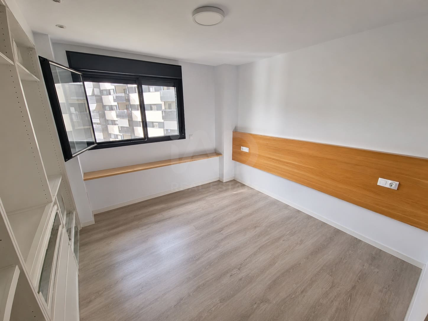 3 soverom Leilighet til salgs i Alicante by med svømmebasseng garasje - € 395 000 (Ref: 9987957)