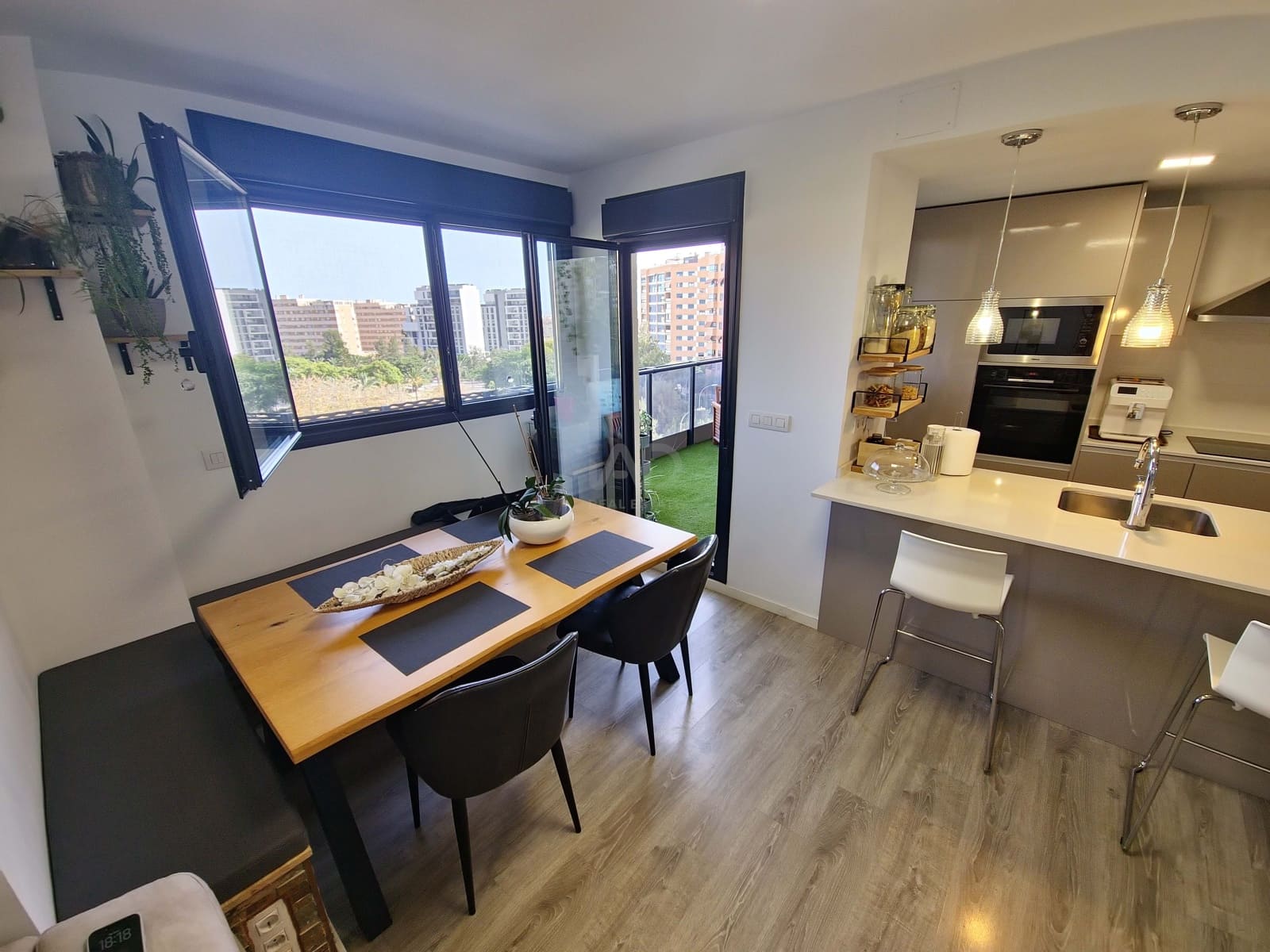 3 soverom Leilighet til salgs i Alicante by med svømmebasseng garasje - € 395 000 (Ref: 9987957)