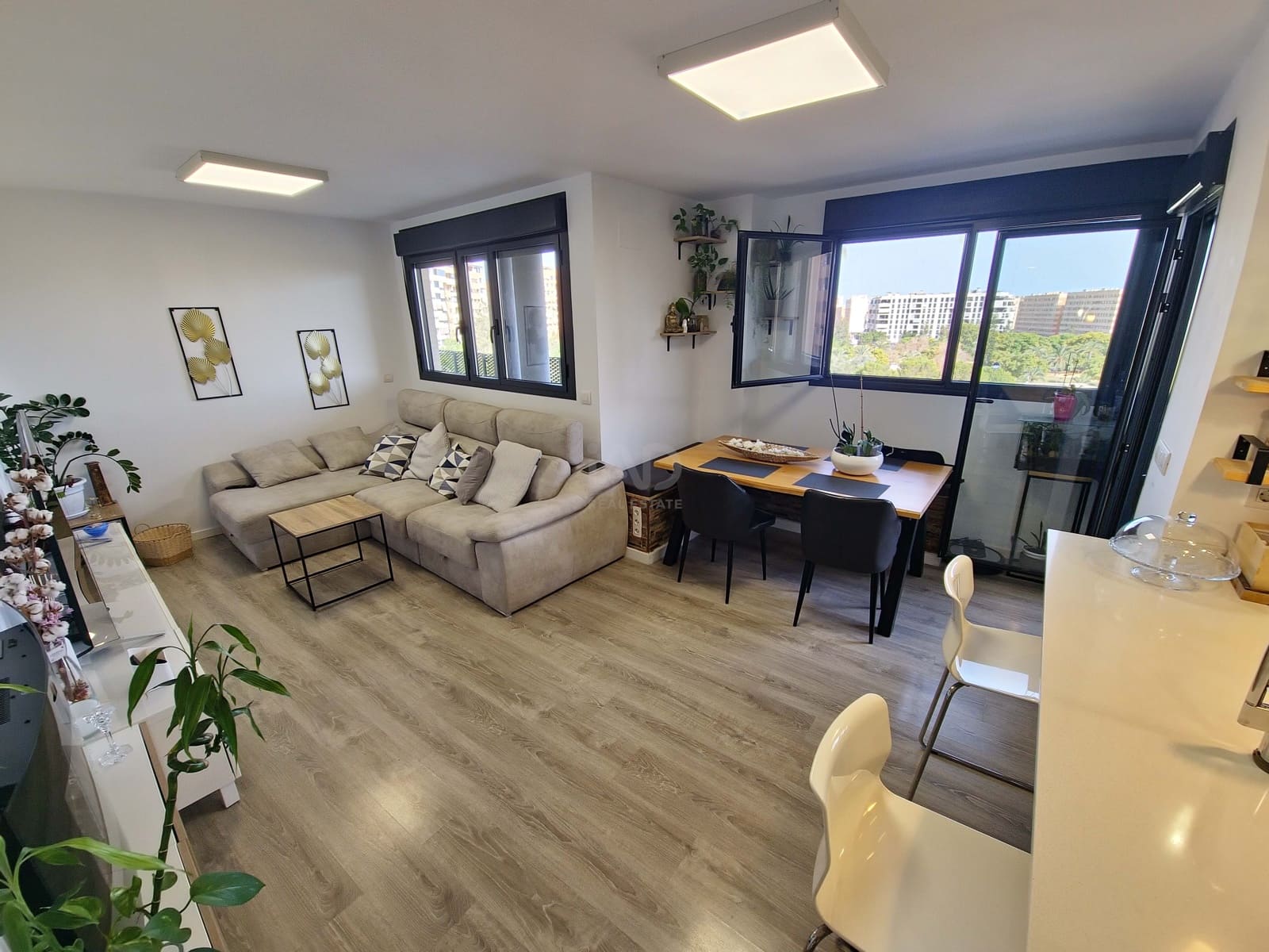 3 soverom Leilighet til salgs i Alicante by med svømmebasseng garasje - € 395 000 (Ref: 9987957)