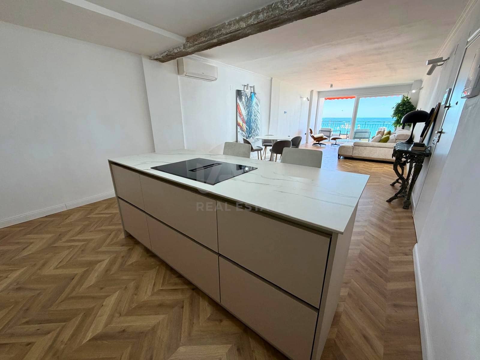 4 soveværelse Lejlighed til salg i Alicante by - € 695.000 (Ref: 9987958)