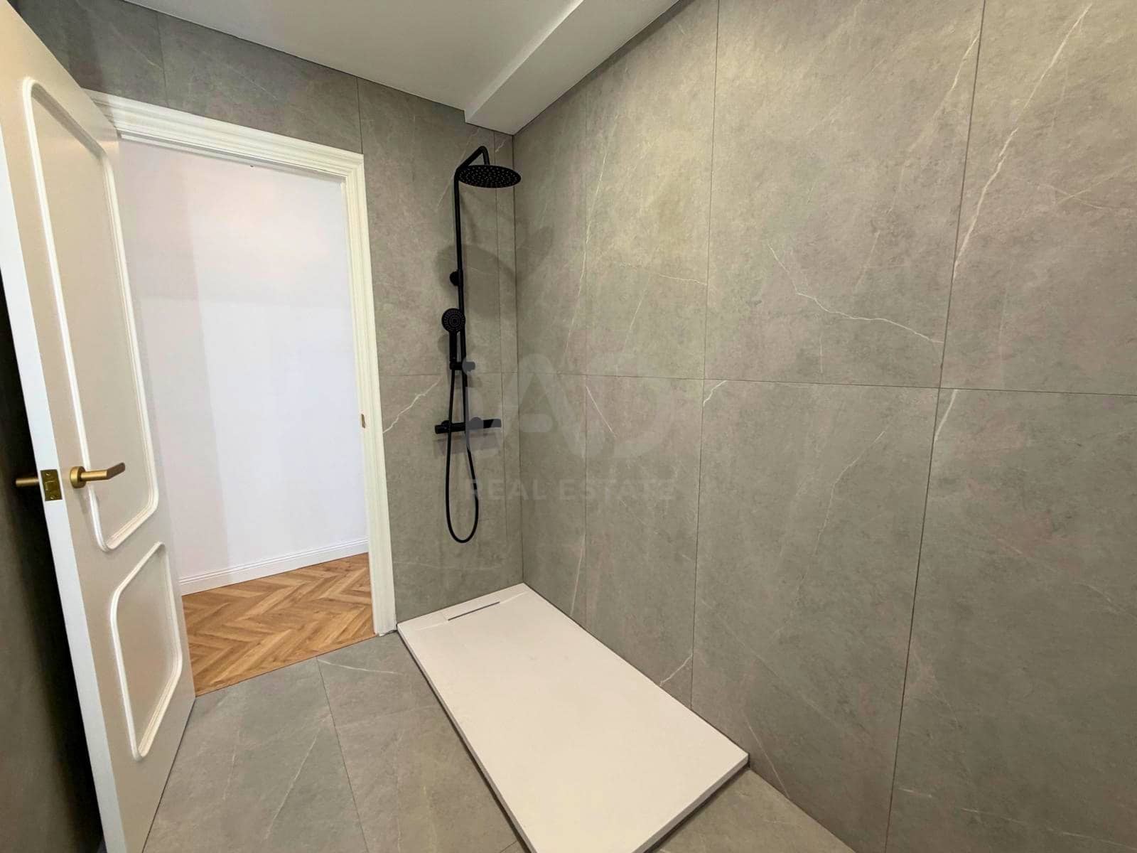 4 soveværelse Lejlighed til salg i Alicante by - € 695.000 (Ref: 9987958)