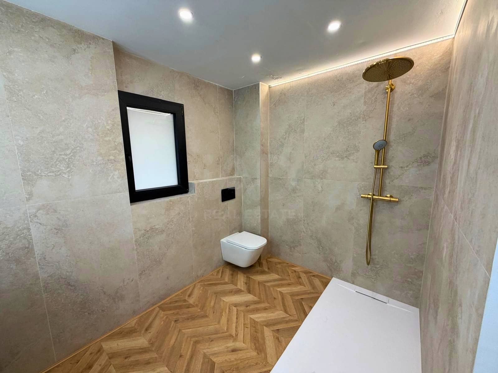 4 soveværelse Lejlighed til salg i Alicante by - € 695.000 (Ref: 9987958)