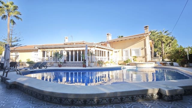 4 soveværelse Villa til salg i Cabo Roig, Orihuela med swimmingpool garage - € 1.550.000 (Ref: 9987961)