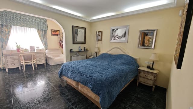 4 soveværelse Villa til salg i Cabo Roig, Orihuela med swimmingpool garage - € 1.550.000 (Ref: 9987961)