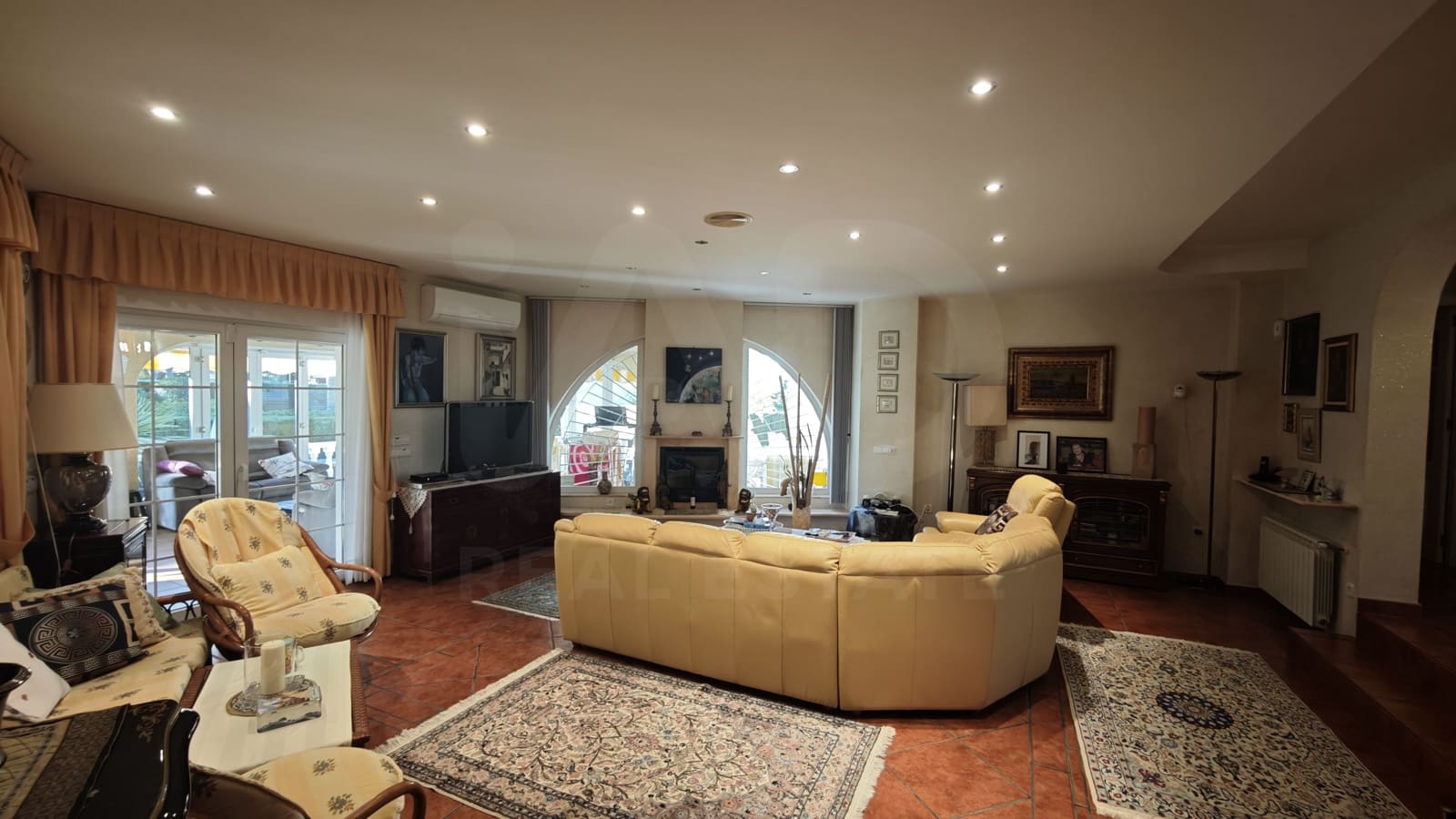 4 soveværelse Villa til salg i Orihuela med swimmingpool garage - € 1.550.000 (Ref: 9987961)