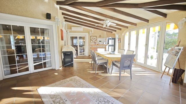 4 soveværelse Villa til salg i Cabo Roig, Orihuela med swimmingpool garage - € 1.550.000 (Ref: 9987961)