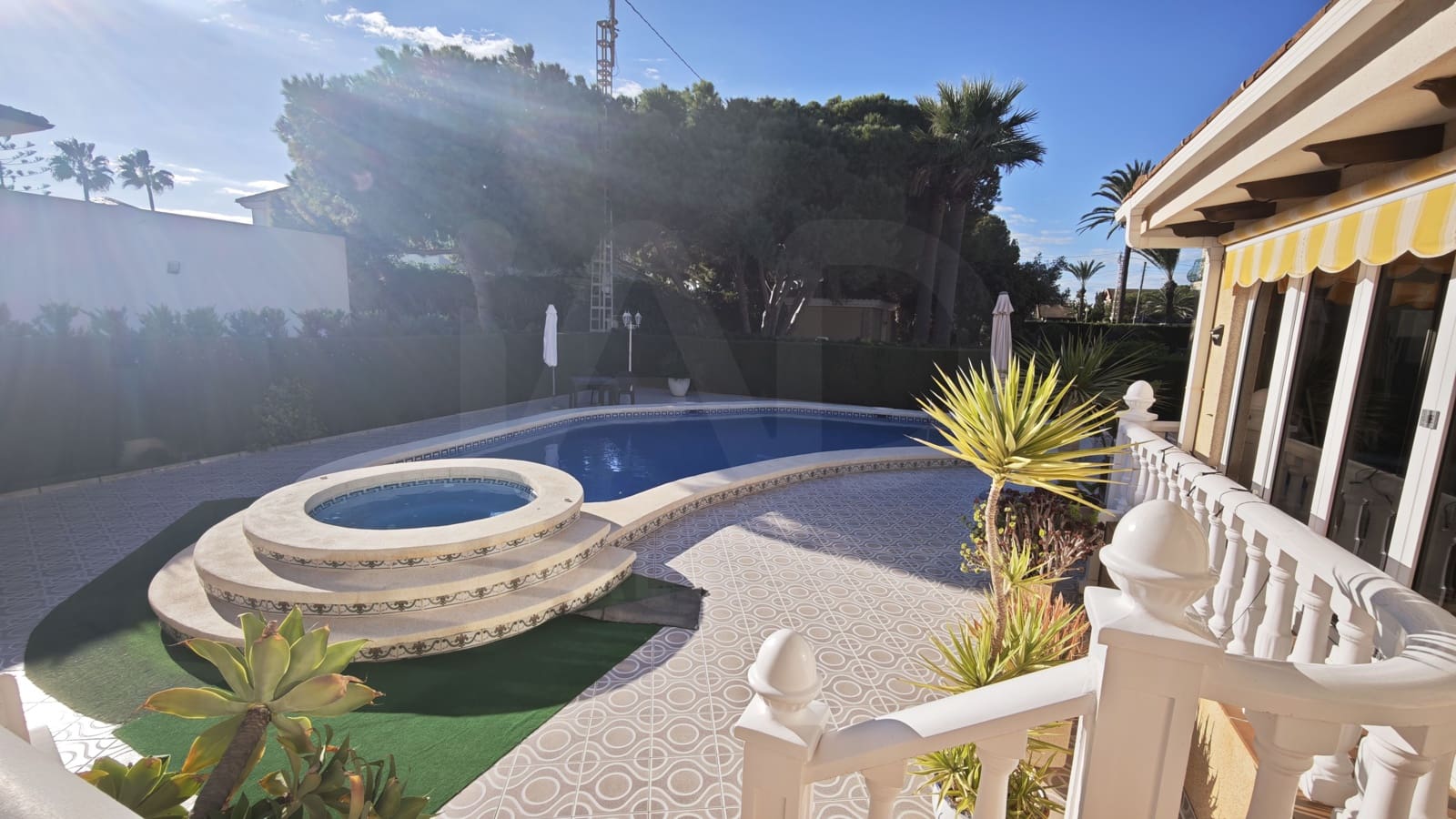 4 soveværelse Villa til salg i Orihuela med swimmingpool garage - € 1.550.000 (Ref: 9987961)