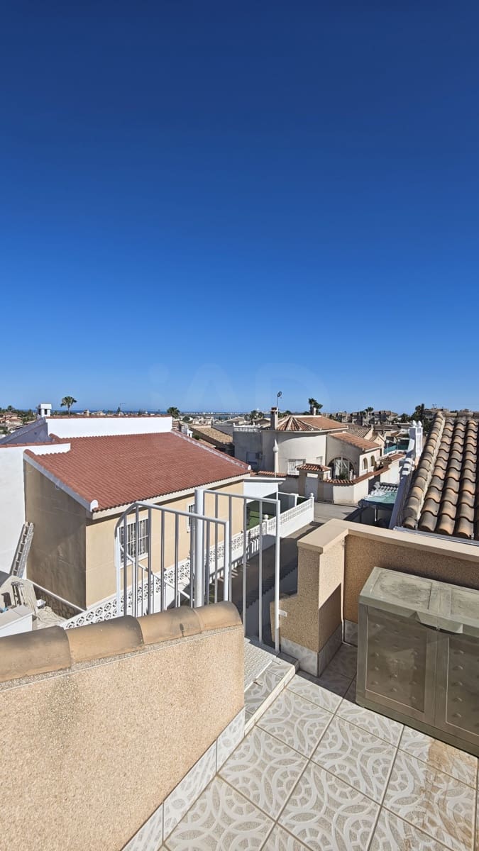 3 makuuhuone Omakotitalo myytävänä paikassa Alicante kaupunki mukana uima-altaan - 225 000 € (Ref: 9987966)