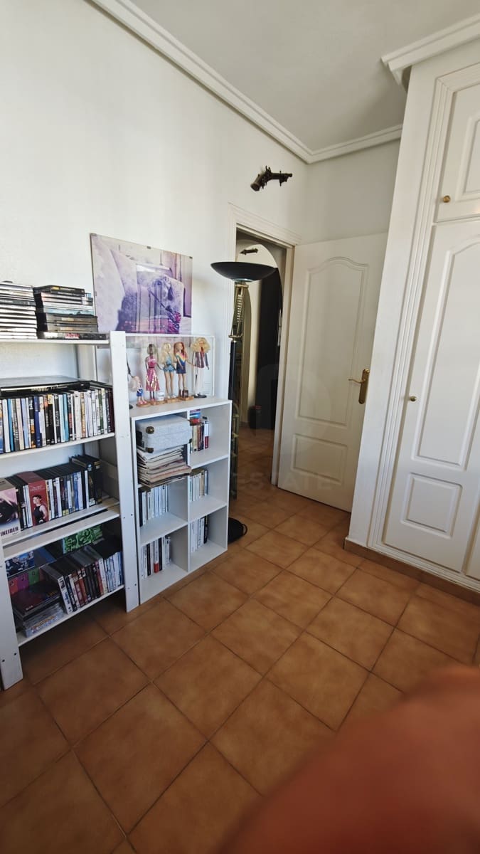 3 makuuhuone Omakotitalo myytävänä paikassa Alicante kaupunki mukana uima-altaan - 225 000 € (Ref: 9987966)