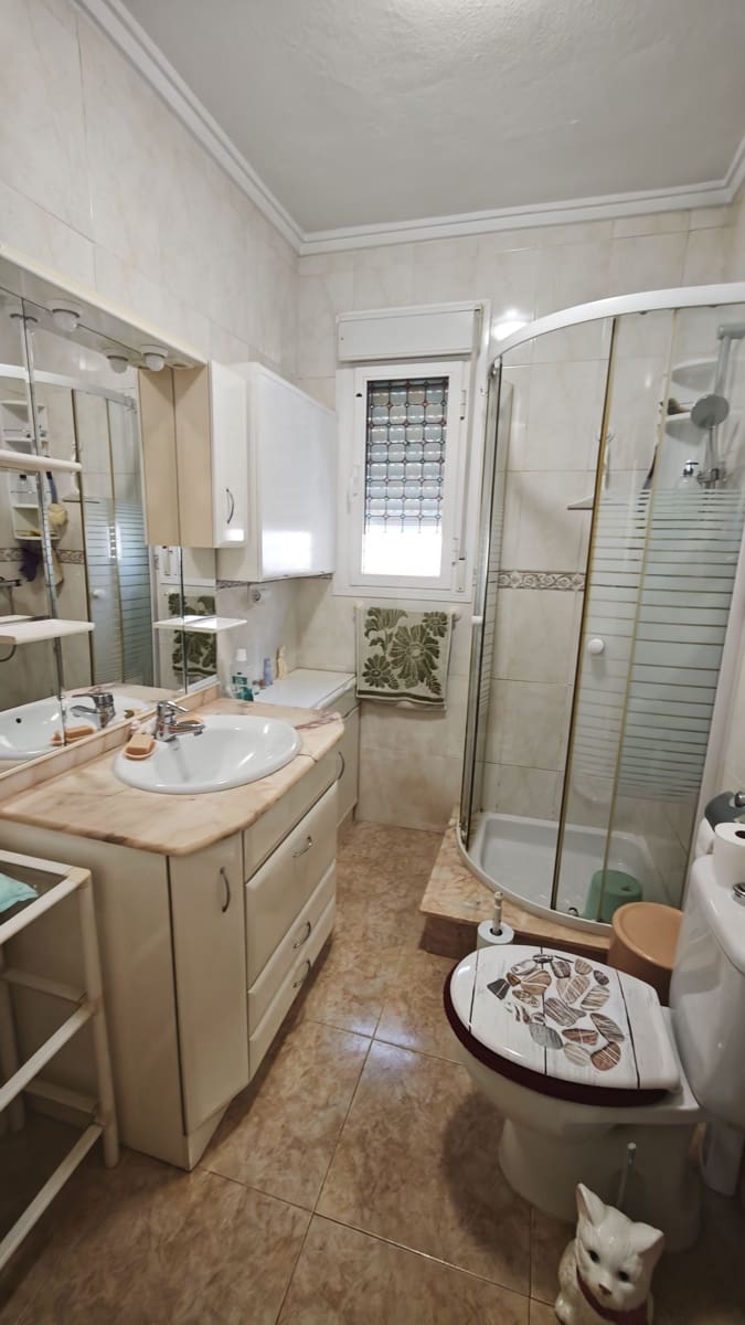 3 makuuhuone Omakotitalo myytävänä paikassa Alicante kaupunki mukana uima-altaan - 225 000 € (Ref: 9987966)