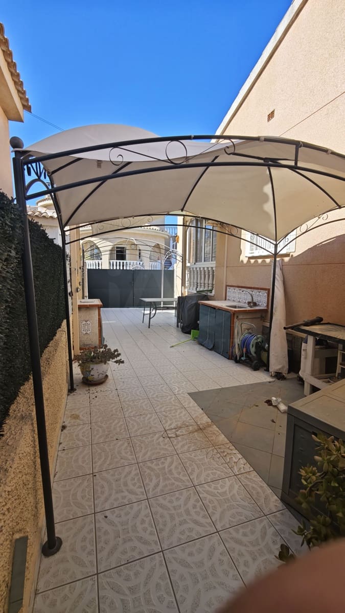 3 makuuhuone Omakotitalo myytävänä paikassa Alicante kaupunki mukana uima-altaan - 225 000 € (Ref: 9987966)