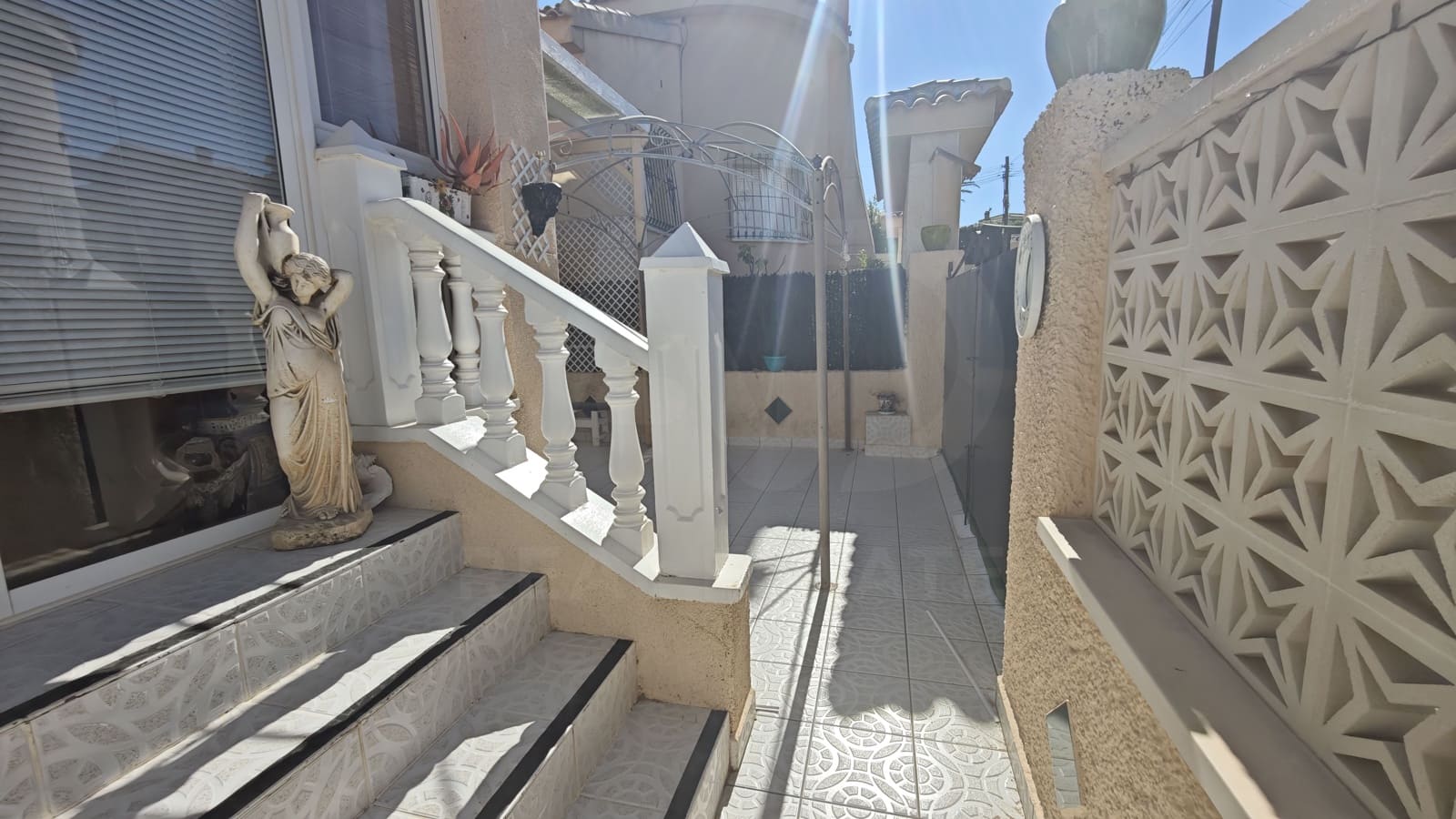 3 makuuhuone Omakotitalo myytävänä paikassa Alicante kaupunki mukana uima-altaan - 225 000 € (Ref: 9987966)