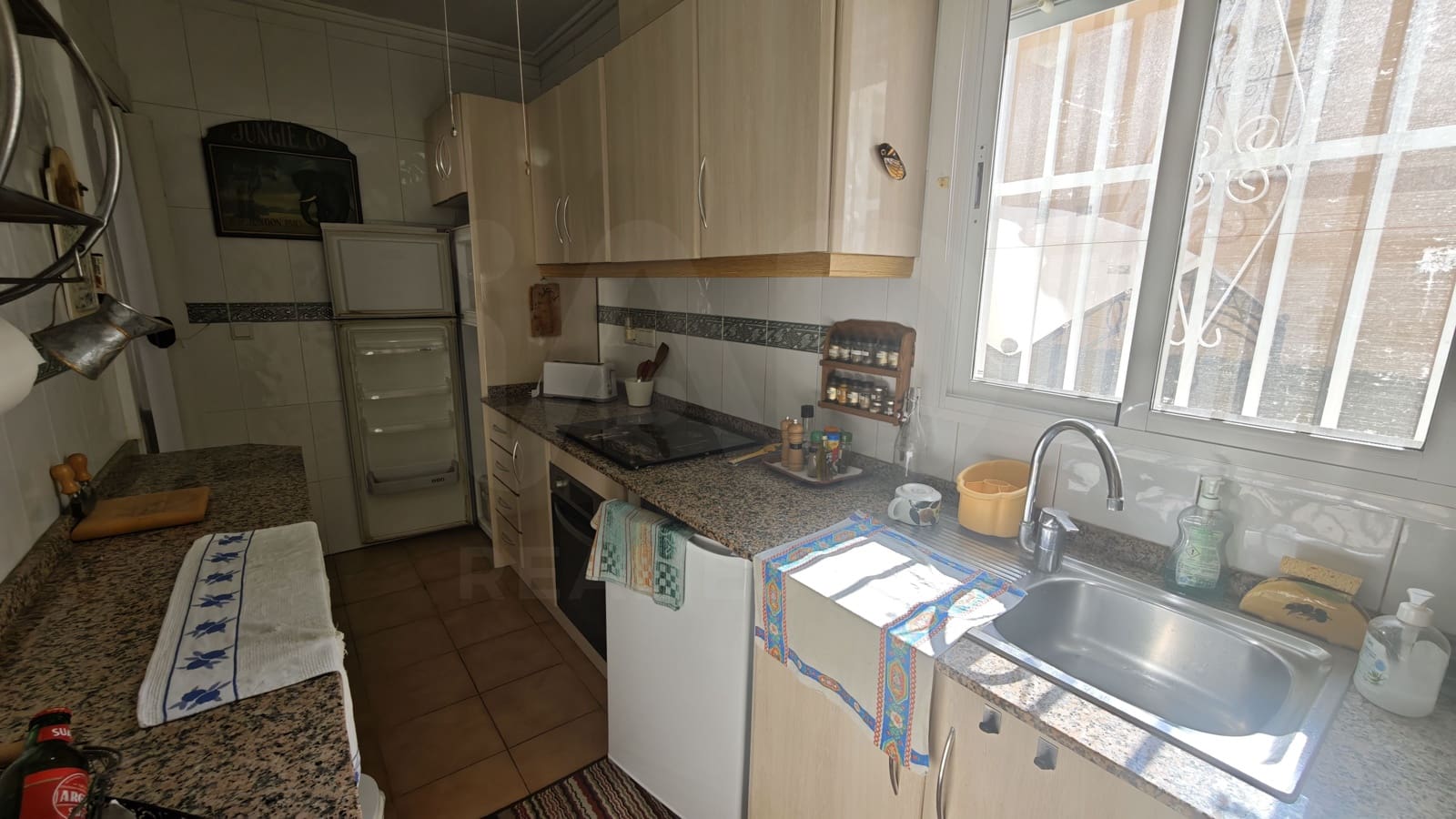3 makuuhuone Omakotitalo myytävänä paikassa Alicante kaupunki mukana uima-altaan - 225 000 € (Ref: 9987966)