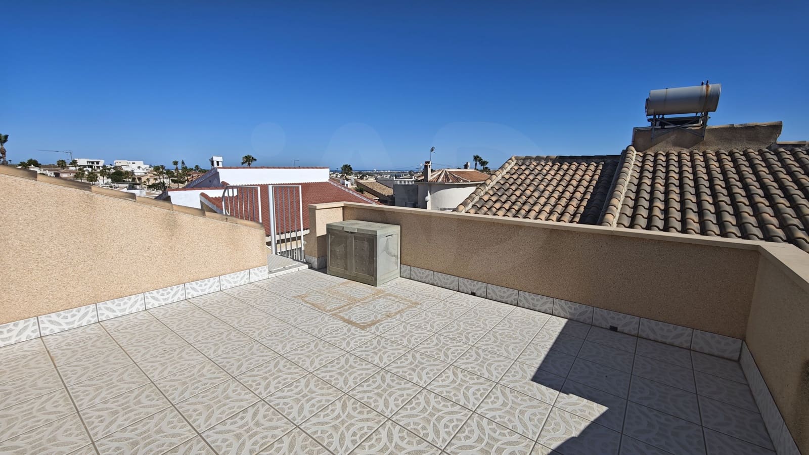 3 makuuhuone Omakotitalo myytävänä paikassa Alicante kaupunki mukana uima-altaan - 225 000 € (Ref: 9987966)