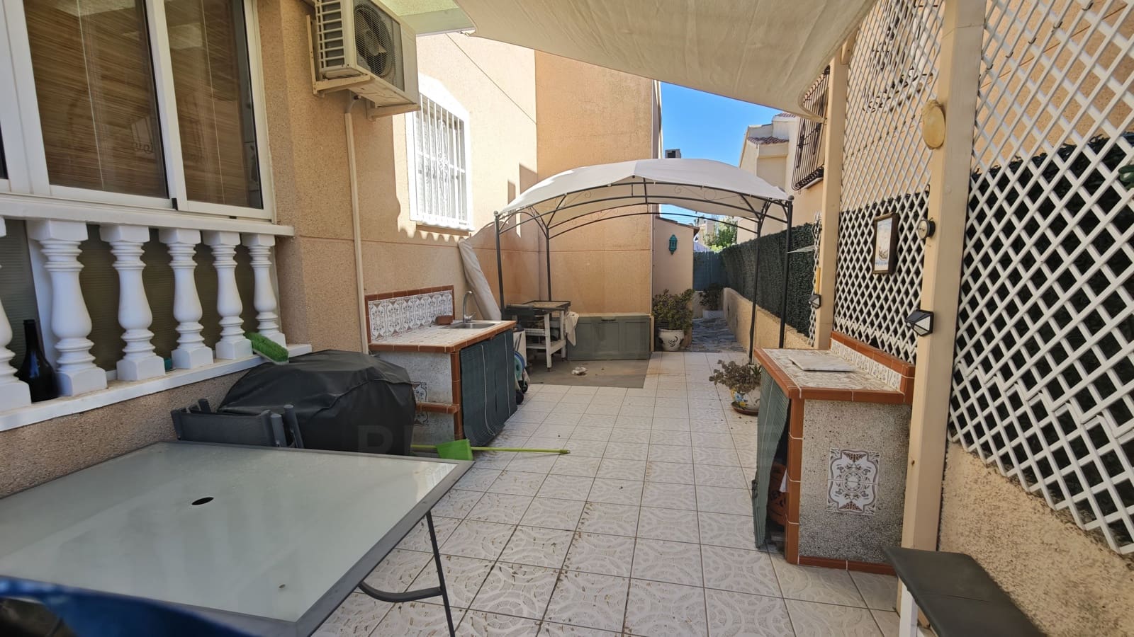 3 makuuhuone Omakotitalo myytävänä paikassa Alicante kaupunki mukana uima-altaan - 225 000 € (Ref: 9987966)