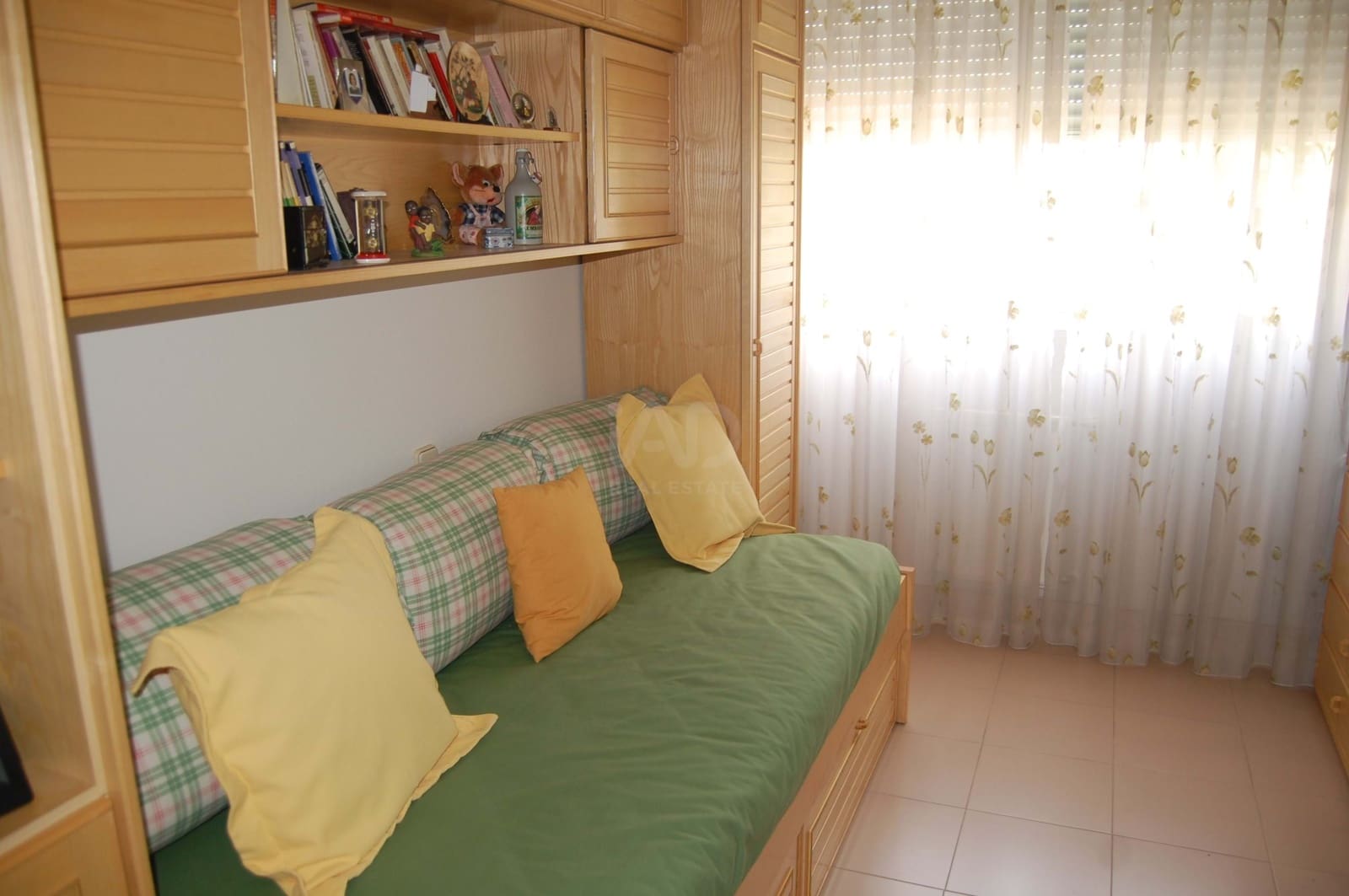 3 soveværelse Lejlighed til salg i Madrid by - € 349.000 (Ref: 9987972)