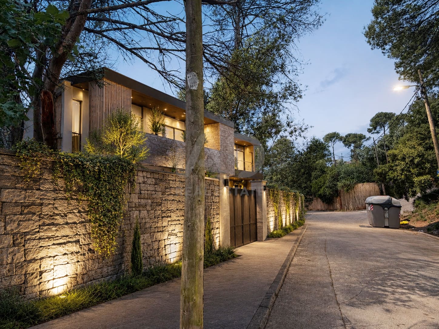 Grunde uden byggetilladelser til salg i Barcelona by - € 70.000 (Ref: 9987977)