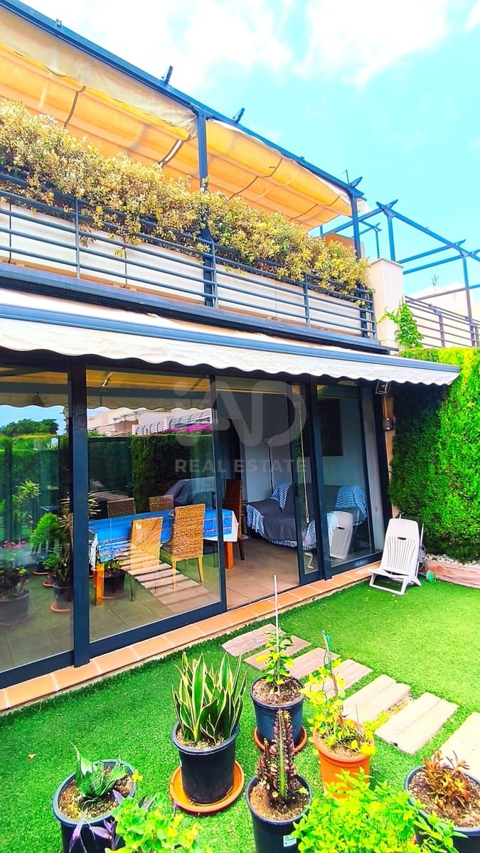 5 soveværelse Rækkehus til salg i Alicante by med swimmingpool garage - € 685.000 (Ref: 9987978)