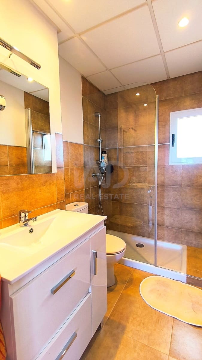 5 soveværelse Rækkehus til salg i Alicante by med swimmingpool garage - € 685.000 (Ref: 9987978)