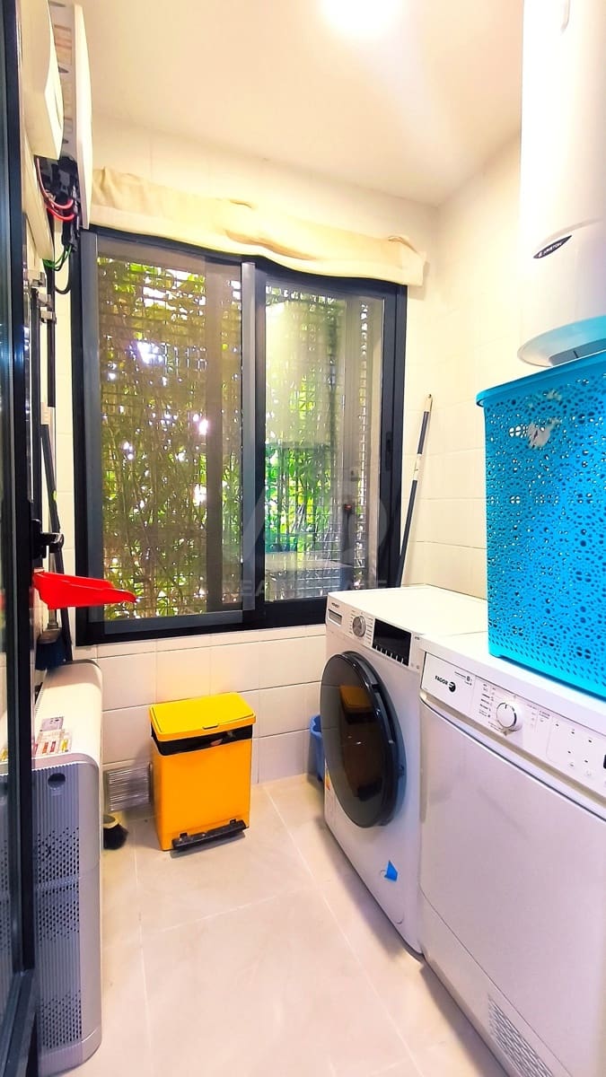 5 soveværelse Rækkehus til salg i Alicante by med swimmingpool garage - € 685.000 (Ref: 9987978)