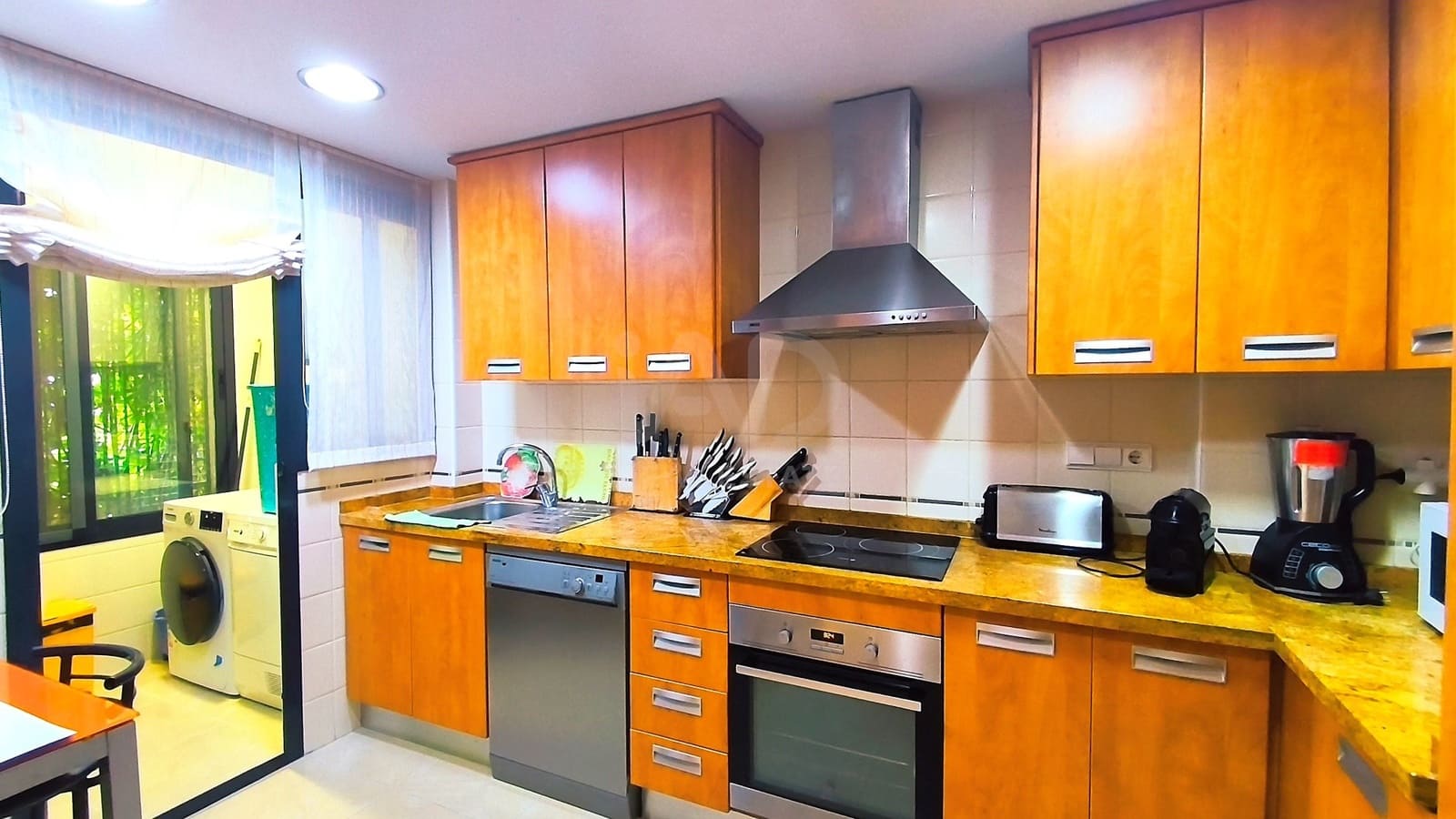 5 soveværelse Rækkehus til salg i Alicante by med swimmingpool garage - € 685.000 (Ref: 9987978)