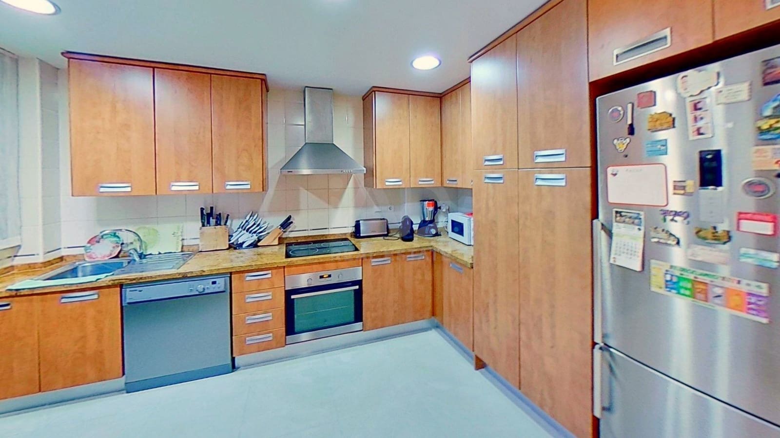 5 soveværelse Rækkehus til salg i Alicante by med swimmingpool garage - € 685.000 (Ref: 9987978)
