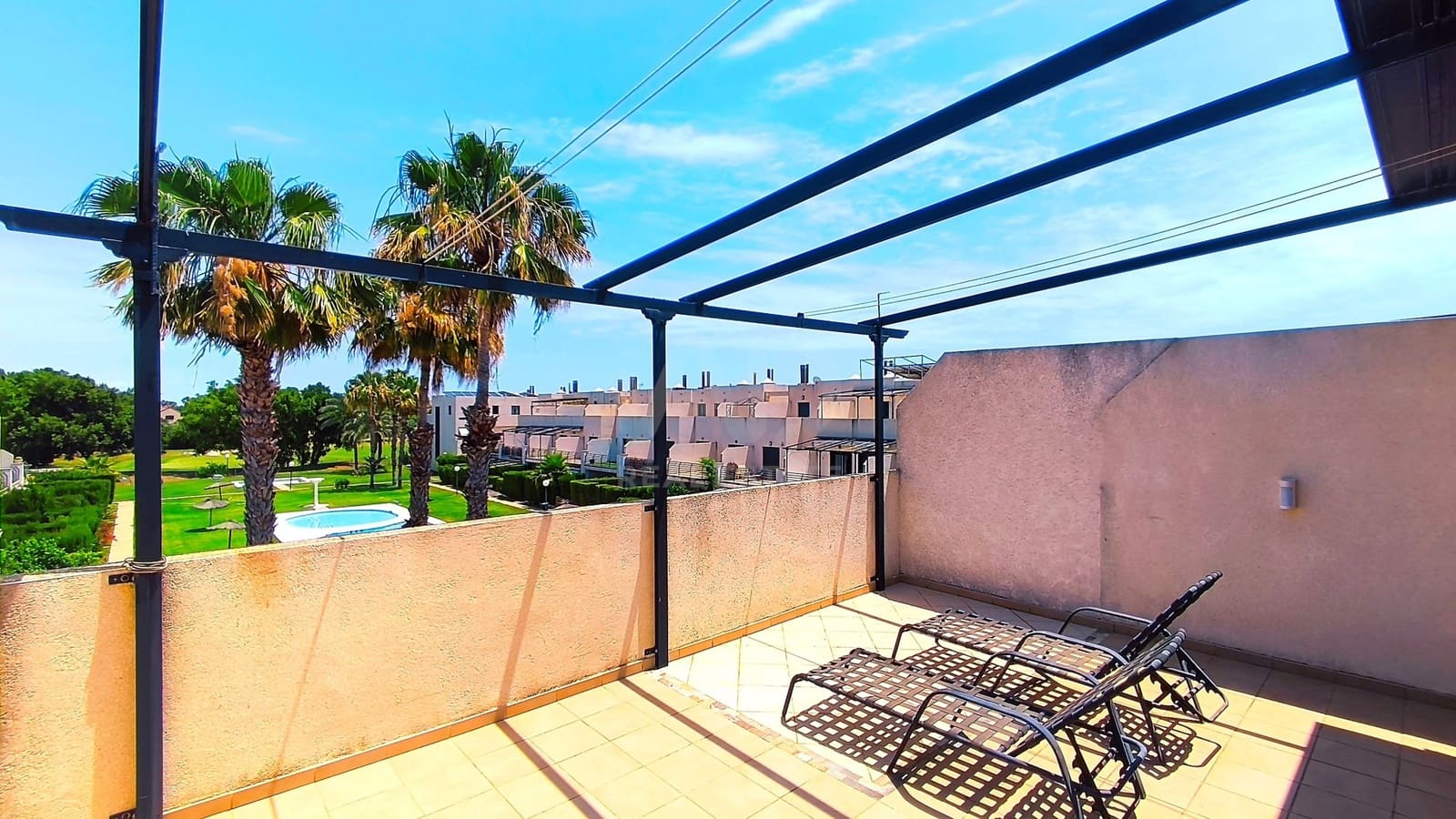 5 soveværelse Rækkehus til salg i Alicante by med swimmingpool garage - € 685.000 (Ref: 9987978)