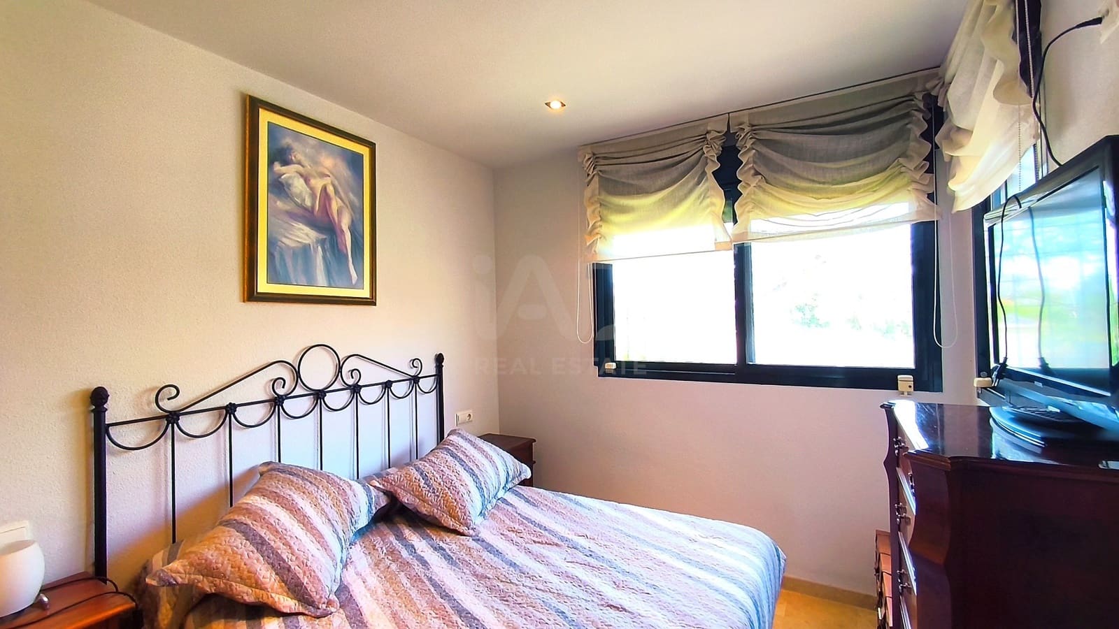 5 soveværelse Rækkehus til salg i Alicante by med swimmingpool garage - € 685.000 (Ref: 9987978)
